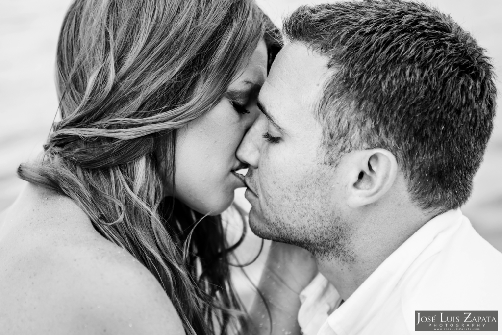 Romantic Wedding Photography in Ambergris Caye, Belize - Jose Luis Zapata San Pedro Photographer