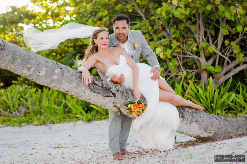 Coco Beach Belize Resort - Intimate Beach Wedding (20)