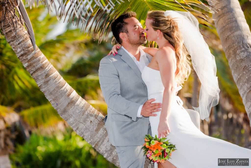 Coco Beach Belize Resort - Intimate Beach Wedding (18)