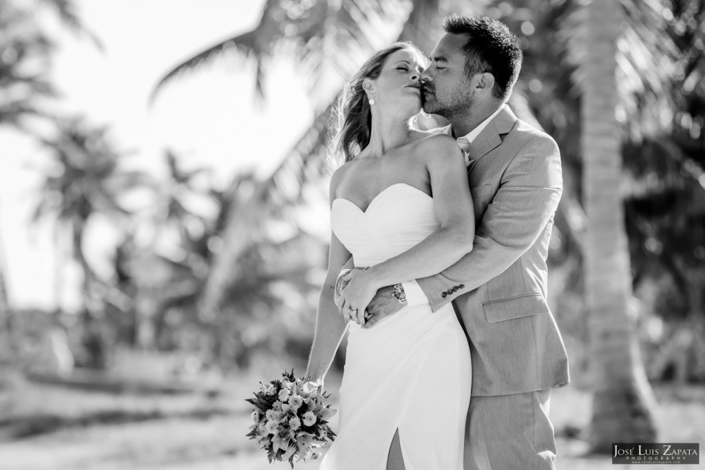 Coco Beach Belize Resort - Intimate Beach Wedding (30)