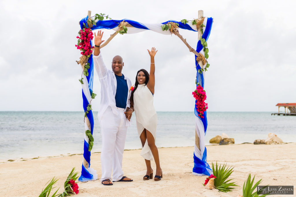 Coco Beach Resort - Sandy Point Weddings - Jose Luis Zapata Photography