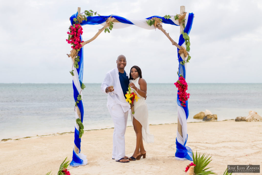 Coco Beach Resort - Sandy Point Weddings - Jose Luis Zapata Photography