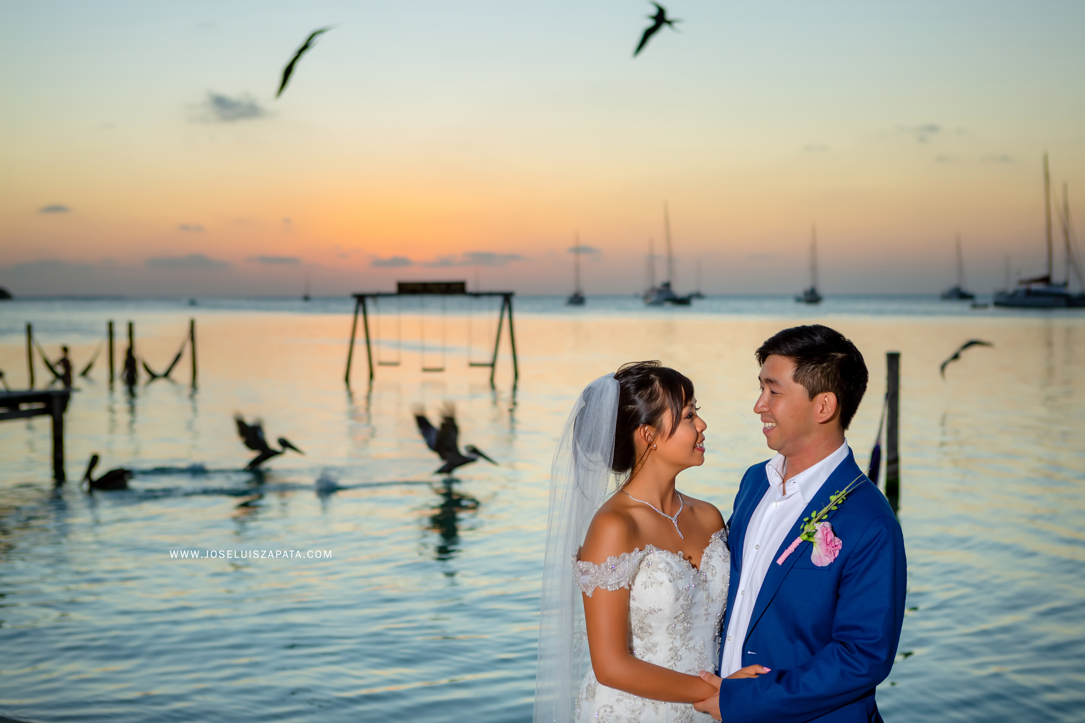 Duncan-Shirley-Belize-Wedding-Velento-Beach-Caye-Caulker-Wedding-Photographer-Jose-Luis-Zapata-Photography