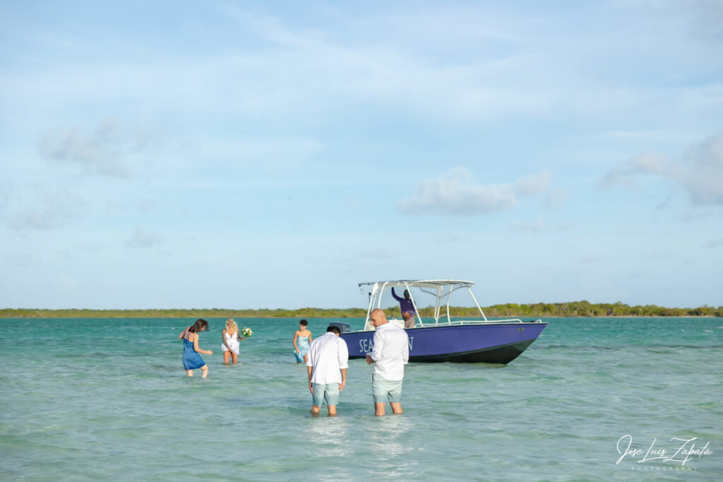 Adventure Sandbar Wedding Family Photos San Pedro Ambergris Caye Belize Photographer Jose Luis Zapata Photography