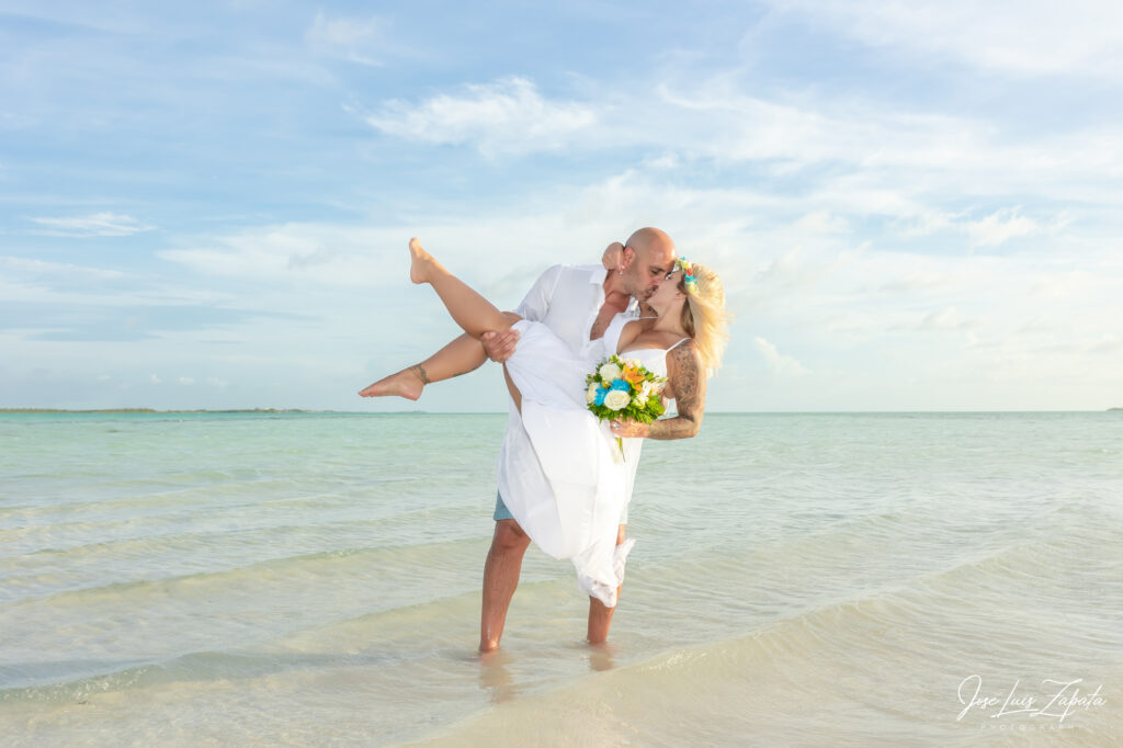 Adventure Sandbar Wedding Family Photos San Pedro Ambergris Caye Belize Photographer Jose Luis Zapata Photography