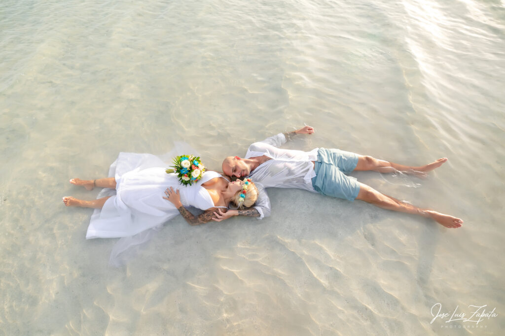 Adventure Sandbar Wedding Family Photos San Pedro Ambergris Caye Belize Photographer Jose Luis Zapata Photography